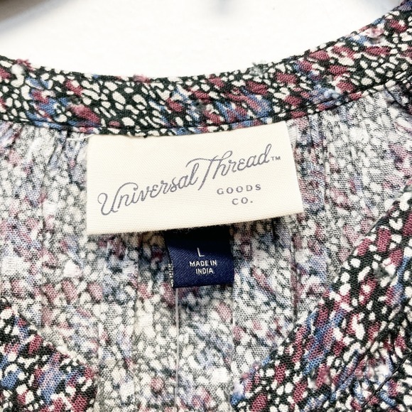 Universal Thread Women's Floral Blue Burgundy Button Front Blouse Size L - Picture 3 of 6